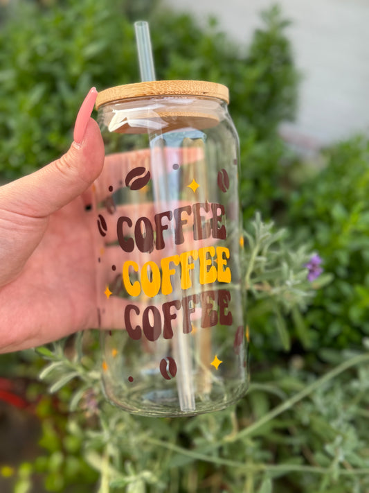 ‚Coffee Coffee Coffee’ Glass Can mit Bambusdeckel und Strohhalm